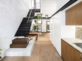 ���W�L��LOFT