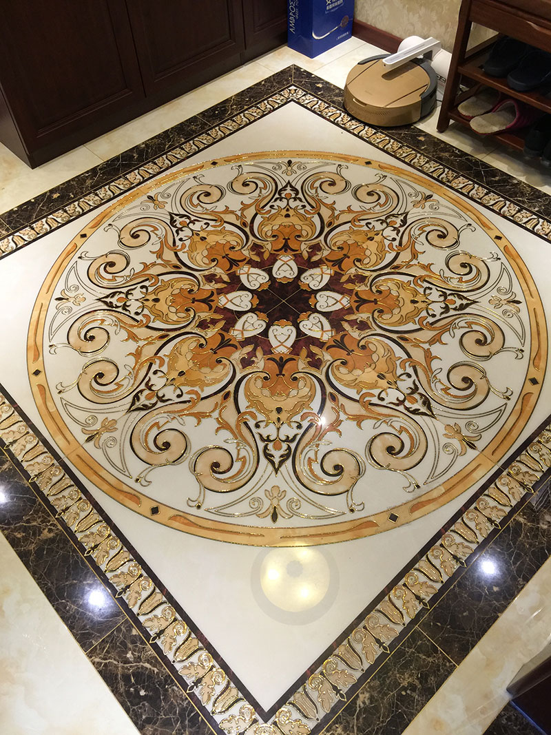 ���A����